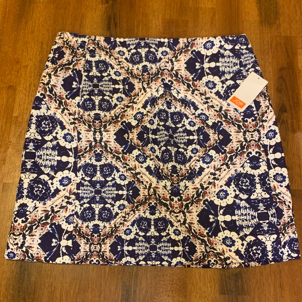Joe Fresh Skirt 4 Navy White Burgundy pattern Mini Lined